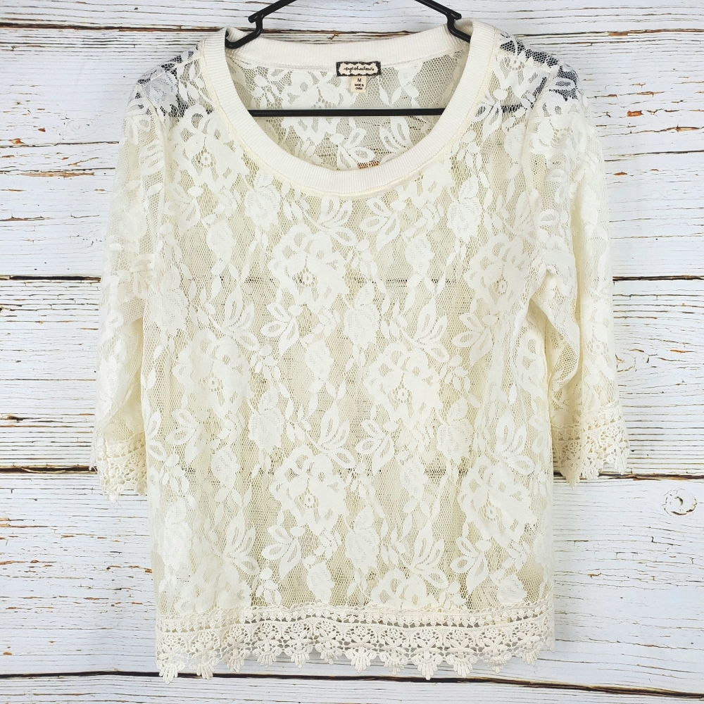Eyeshadow Ivory Lace Top